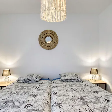 Apartment L'ile Heureuse-7 By Interhome